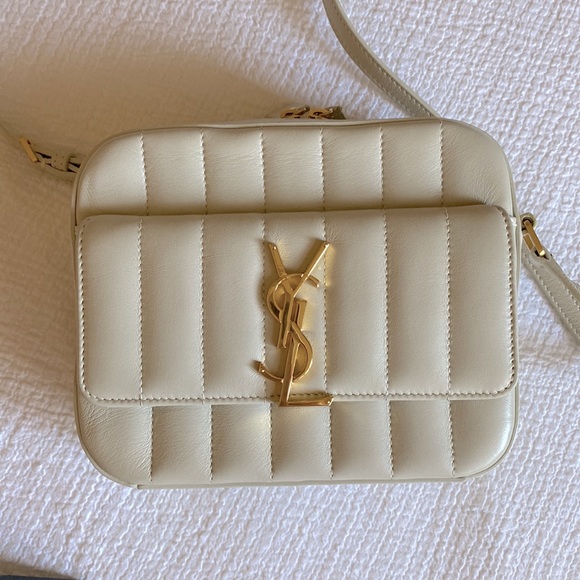 ✨SOLD✨YSL (Saint Laurent) Vicky Toy Small Quilted Lambskin Camera Bag - Picture 2 of 11